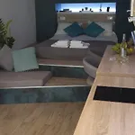 Studio Ayla 로비니